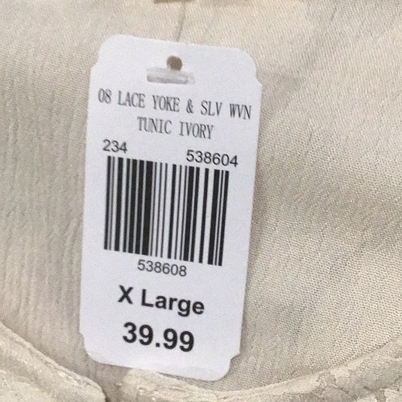 Lace yoke ivory tunic - Picture 5 of 6